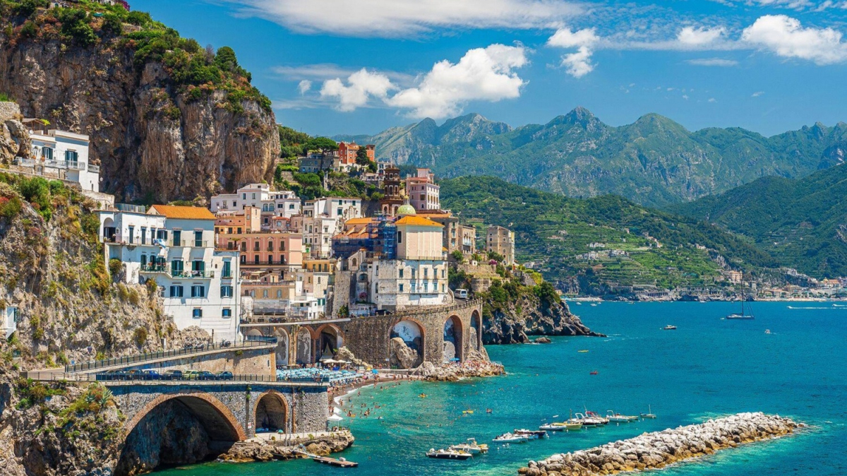 Bright Amalfi Coast for 4