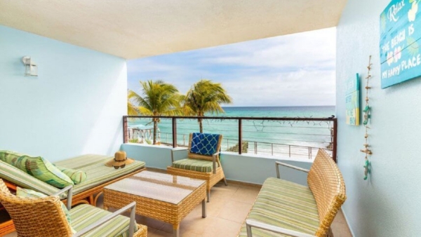 Tropical Beach Private Residence Winner’s Choice for 4