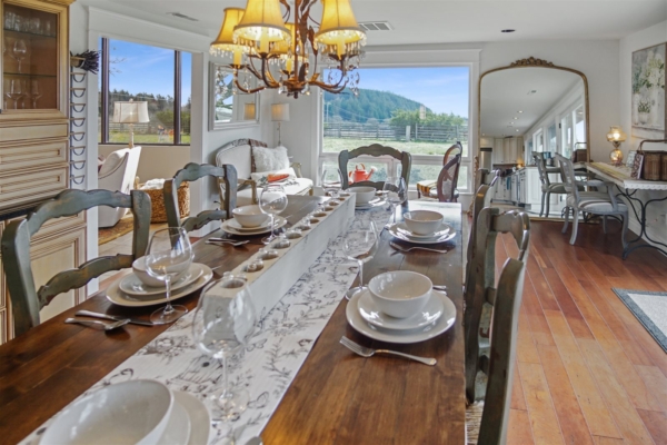 Oregon Wine Getaway for 6
