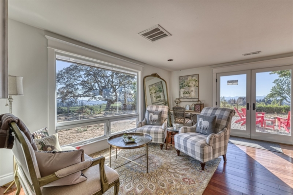 Oregon Wine Getaway for 6