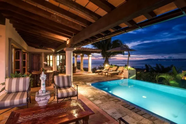 Enchanting Puerto Vallarta for 8