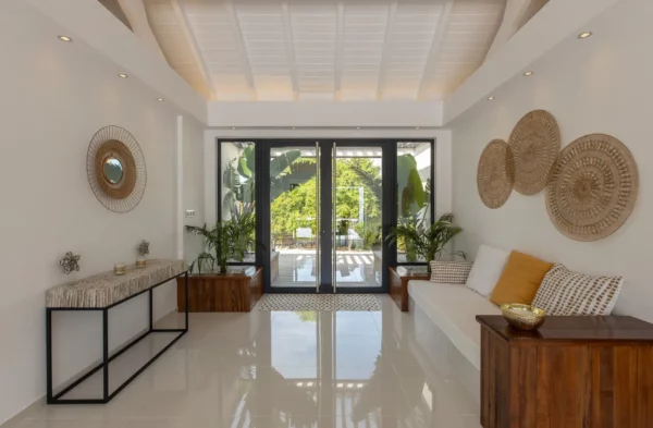 Modern St. Martin for 4